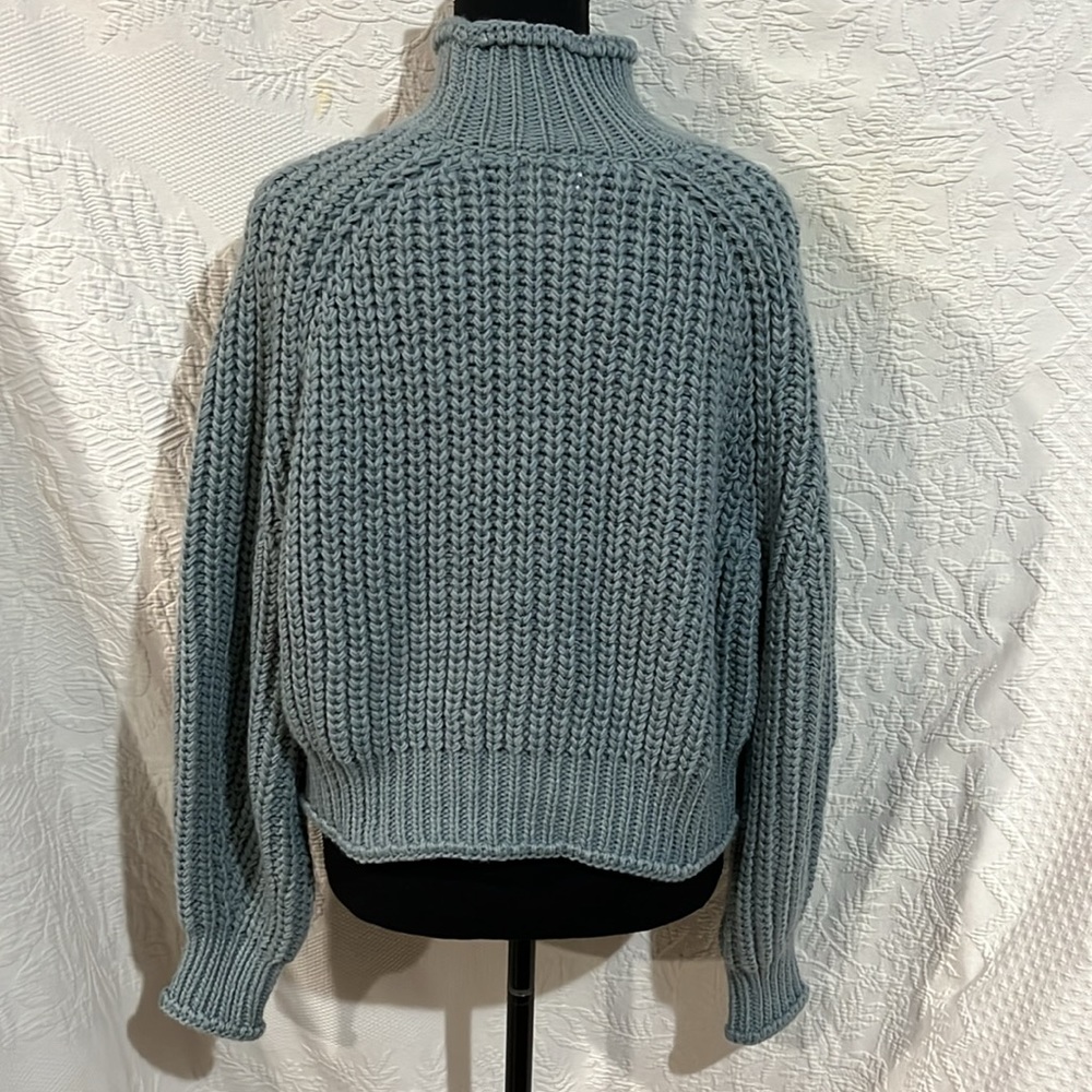 H&M mock neck sweater, size medium‎ - Picture 8 of 14